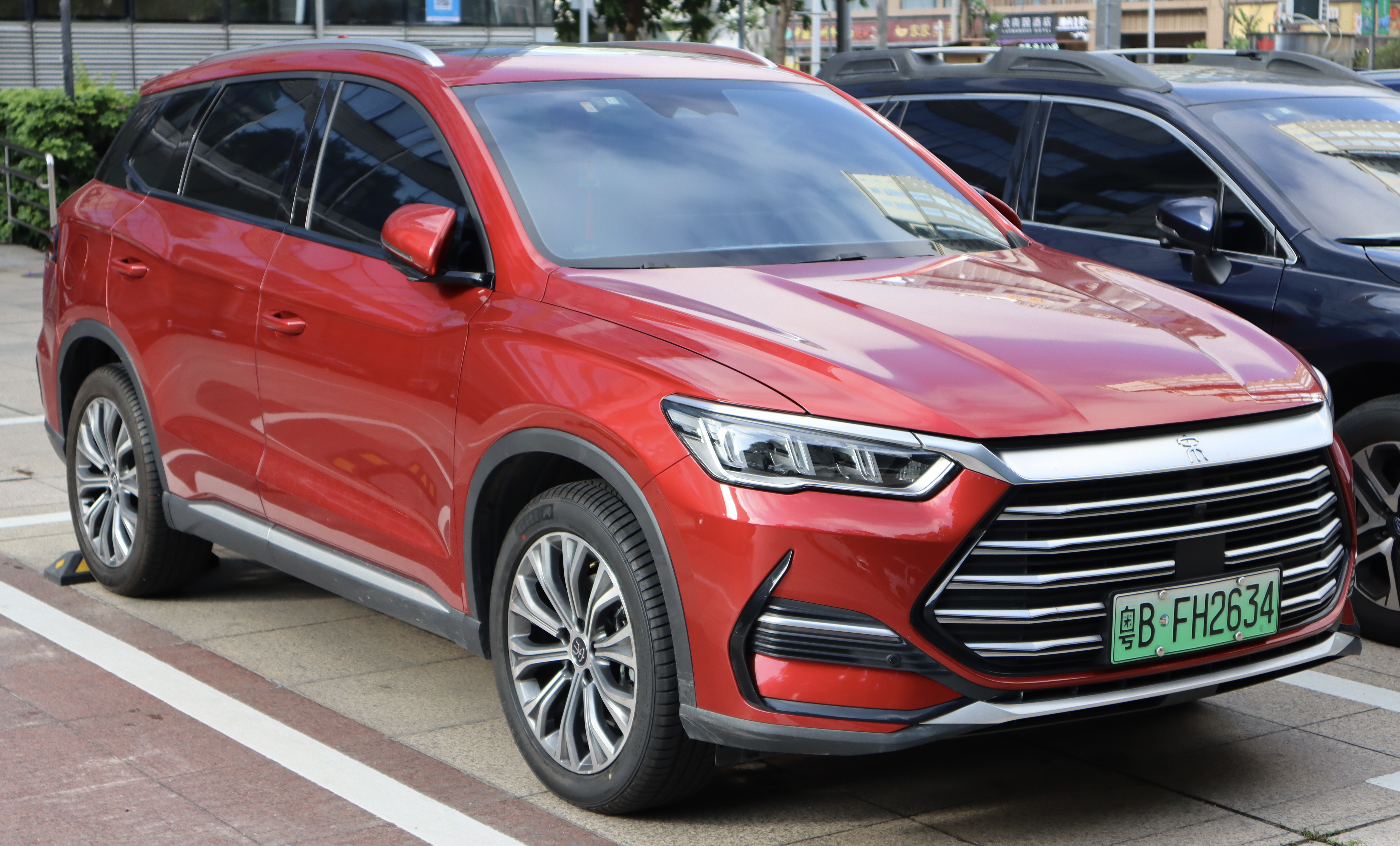 BYD Song Pro DM-i plug-in-hybrid SUV, front view