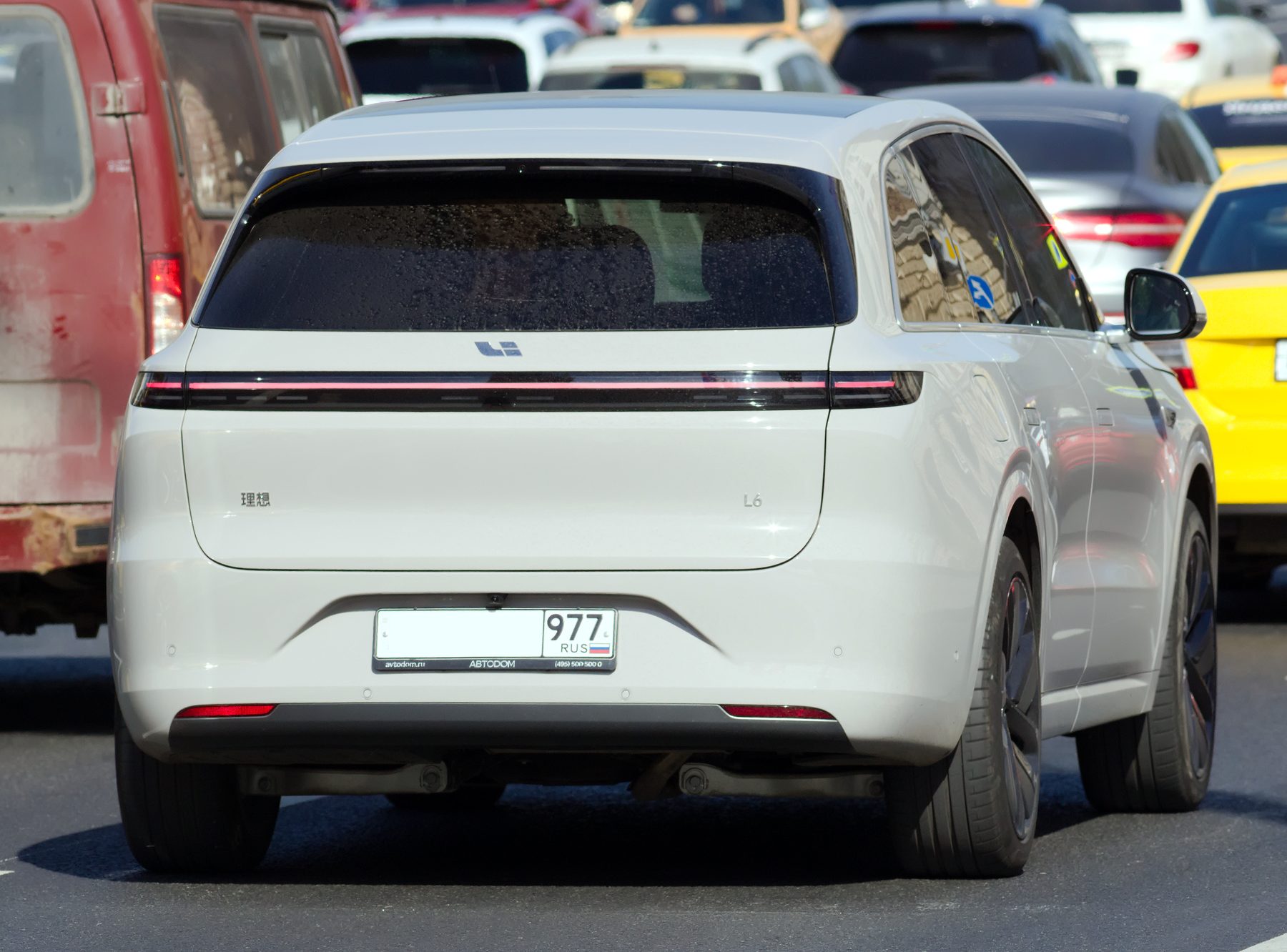 Grey Li Auto L6 range-extender SUV, front three-quarter view
